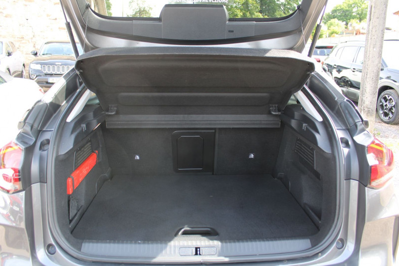 Photo 6 de l'offre de CITROEN C4 PHASE 4 SHINE PACK ESSENCE 155 CV GPS 3D CAMÃRA FULL LED JA 18 I-COKPIT BOITE AUTO EAT-8 à 17500€ chez Bougel transactions