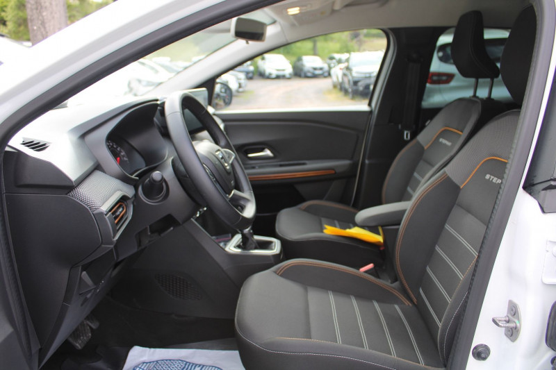 Photo 8 de l'offre de DACIA SANDERO 4 STEPWAY 90 CV 1L EDC BOITE AUTO CAMÃRA GPS LINK USB RADARS RÃGULATEUR BLUETOOTH à 14900€ chez Bougel transactions
