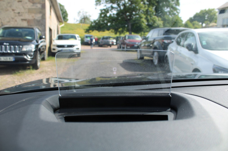 Photo 12 de l'offre de CITROEN C4 PHASE 4 SHINE PACK ESSENCE 155 CV GPS 3D CAMÃRA FULL LED JA 18 I-COKPIT BOITE AUTO EAT-8 à 17500€ chez Bougel transactions
