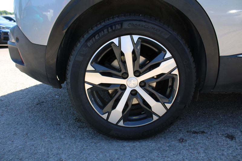 Photo 10 de l'offre de PEUGEOT 3008 III BLUE HDI 130 CV ALLURE GPS 3D CAMÃRA RE JA 18 FULL LED I-COKPIT BOITE AUTO EAT-8 à 15500€ chez Bougel transactions