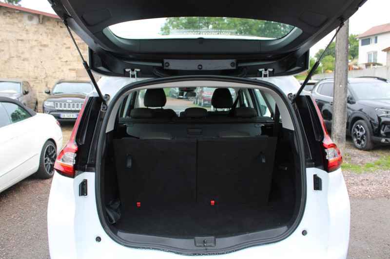 Photo 6 de l'offre de RENAULT GRAND SCENIC 4 BUSINESS DCI 110 CV "7 PLACES" JA 20 GPS 3D I-COKPIT RADAR BLUETOOTH RÃGULATEUR à 14900€ chez Bougel transactions