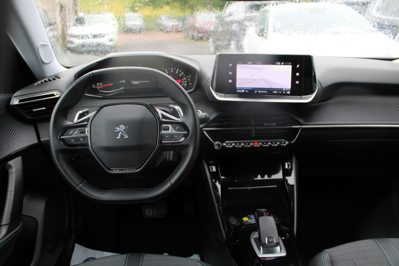 Photo 10 de l'offre de PEUGEOT 2008 III ALLURE 130 CV CAMÃRA GPS 3D FULL LED BLUETOOTH JA 17 RÃGULATEUR BOITE AUTO EAT-8 à 17990€ chez Bougel transactions
