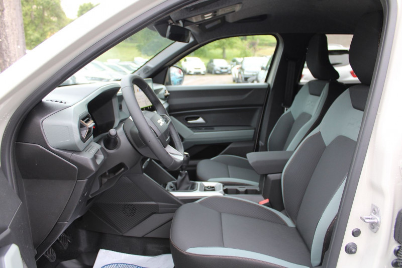 Photo 9 de l'offre de DACIA DUSTER VI EXTREME TCE 130 CV "4X4" GPS 3D JA 18 FULL LED CAMÃRA 360Â° PACK HIVER RÃGULATEUR à 29500€ chez Bougel transactions