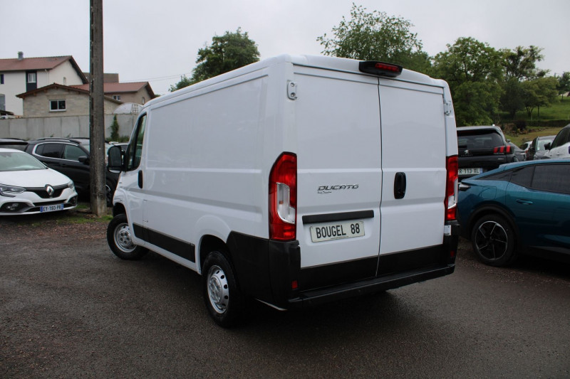 Photo 3 de l'offre de FIAT DUCATO FG L1 H1 STE 2L JTD "3 PLACES" GPS CAMÃRA RABILLAGE BOIS RÃGULATEUR TVA=16250 E HT à 19500€ chez Bougel transactions
