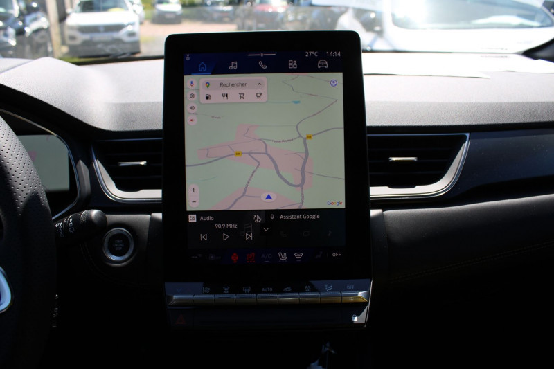 Photo 15 de l'offre de RENAULT SYMBIOZ I-CONIC 145 CV HYBRIDE GPS 3D CAMÃRA FULL LED USB PK ASSIST I-COKPIT BOITE AUTO à 33500€ chez Bougel transactions
