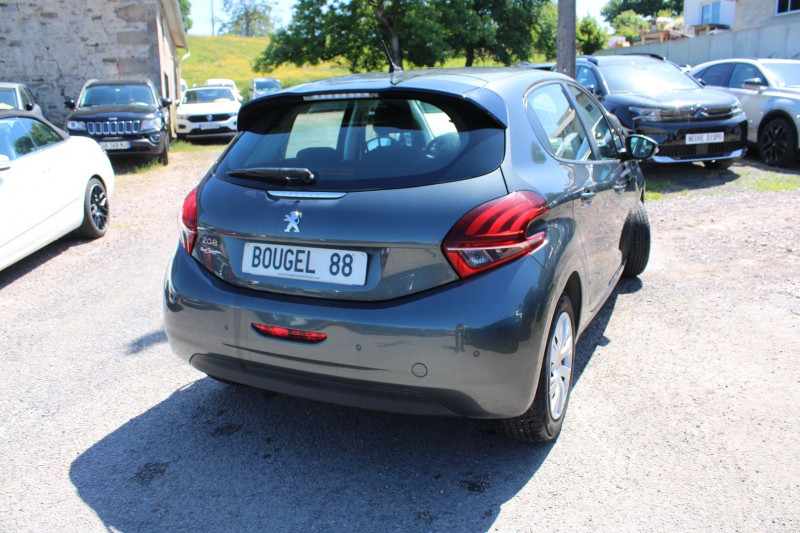 Photo 2 de l'offre de PEUGEOT 208 II ACTIVE BUSINESS 1L6 BLUE HDI GPS 3D CLIM AUDIO USB RE RADAR BLUETOOTH RÃGULATEUR à 9990€ chez Bougel transactions