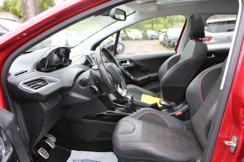 Photo 8 de l'offre de PEUGEOT 2008 II BLUE HDI 100 CV GT-LINE GPS 3D USB RE JA 17 TOIT PANO RADAR BLUETOOTH RÃGULATEUR à 12900€ chez Bougel transactions