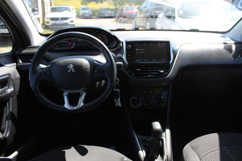 Photo 9 de l'offre de PEUGEOT 208 II ACTIVE BUSINESS 1L6 BLUE HDI GPS 3D CLIM AUDIO USB RE RADAR BLUETOOTH RÃGULATEUR à 9990€ chez Bougel transactions