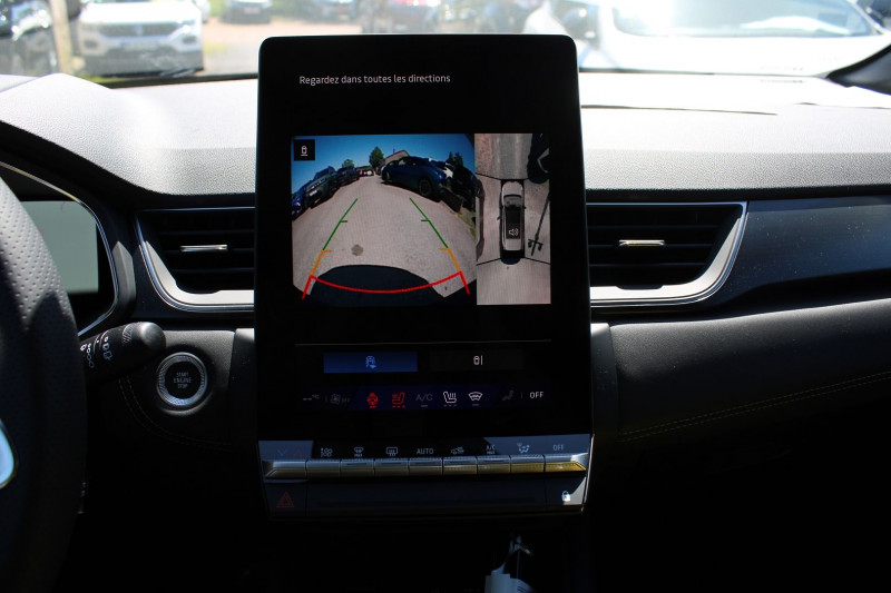 Photo 16 de l'offre de RENAULT SYMBIOZ I-CONIC 145 CV HYBRIDE GPS 3D CAMÃRA FULL LED USB PK ASSIST I-COKPIT BOITE AUTO à 33500€ chez Bougel transactions