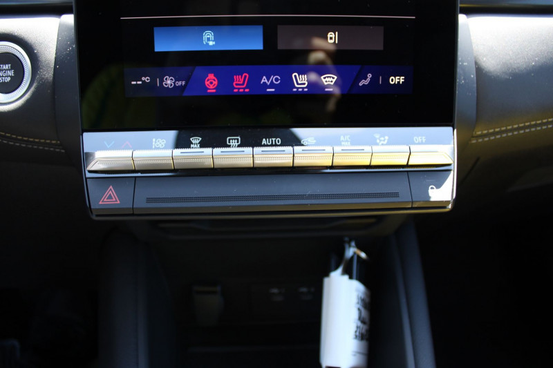 Photo 17 de l'offre de RENAULT SYMBIOZ I-CONIC 145 CV HYBRIDE GPS 3D CAMÃRA FULL LED USB PK ASSIST I-COKPIT BOITE AUTO à 33500€ chez Bougel transactions
