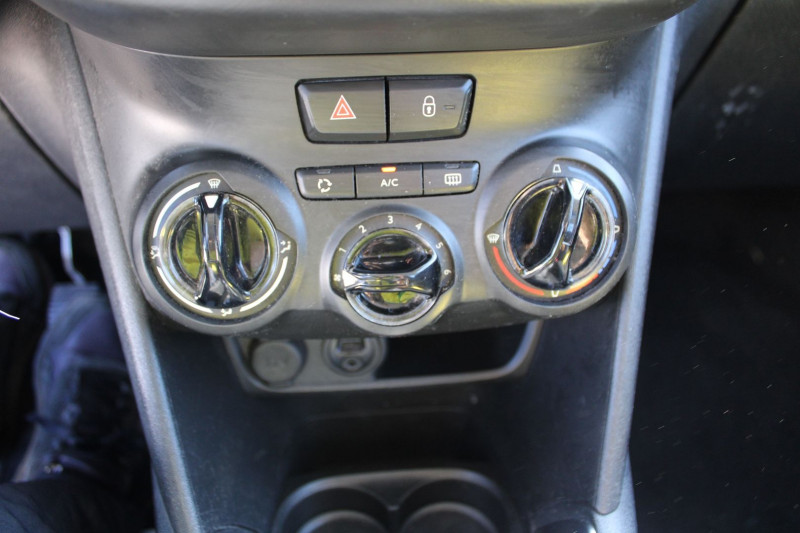 Photo 13 de l'offre de PEUGEOT 208 II ACTIVE BUSINESS 1L6 BLUE HDI GPS 3D CLIM AUDIO USB RE RADAR BLUETOOTH RÃGULATEUR à 9990€ chez Bougel transactions