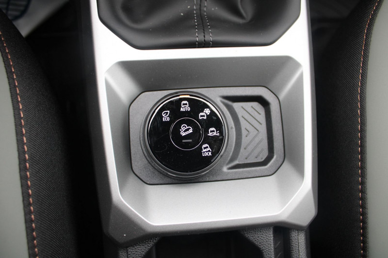 Photo 14 de l'offre de DACIA DUSTER VI EXTREME TCE 130 CV "4X4" GPS 3D JA 18 FULL LED CAMÃRA 360Â° I-COKPIT RÃGULATEUR à 28990€ chez Bougel transactions