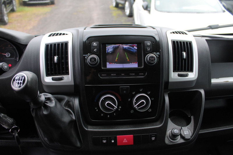 Photo 11 de l'offre de FIAT DUCATO FG L1 H1 STE 2L JTD "3 PLACES" GPS CAMÃRA RABILLAGE BOIS RÃGULATEUR TVA=16250 E HT à 19500€ chez Bougel transactions