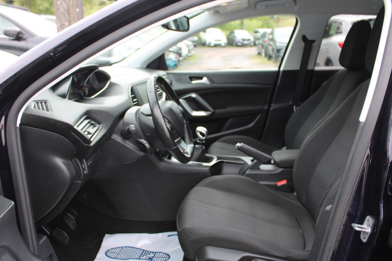 Photo 8 de l'offre de PEUGEOT 308 III SW ACTIVE 1L6 BLUE HDI 120 CV GPS 3D USB JA 16 RADAR BLUETOOTH RÃGULATEUR PK HIVER à 8990€ chez Bougel transactions