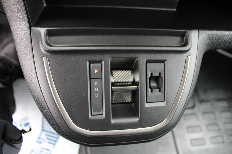 Photo 16 de l'offre de CITROEN JUMPY 4 "6 PLACES" 2L HDI 180 CV GPS 3D CAMÃRA I-COKPIT BOITE AUTO EAT-8 TVA=31658 E HT à 37990€ chez Bougel transactions