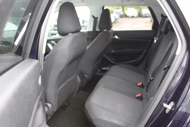 Photo 9 de l'offre de PEUGEOT 308 III SW ACTIVE 1L6 BLUE HDI 120 CV GPS 3D USB JA 16 RADAR BLUETOOTH RÃGULATEUR PK HIVER à 8990€ chez Bougel transactions