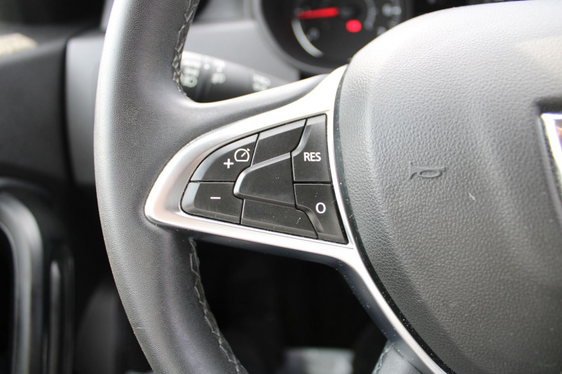 Photo 13 de l'offre de DACIA DUSTER III 1L3 TCE 130 CV PRESTIGE RAINBOW LUXE CAMÃRA GPS USB JANTES 17 BOITE 6V ATTELAGE à 14900€ chez Bougel transactions