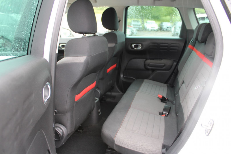 Photo 9 de l'offre de CITROEN C3 AIRCROSS SHINE BLUE HDI 120 CV GPS 3D CAMÃRA USB JA 17 GRIP RÃGULATEUR BOITE AUTO EAT-6 à 13990€ chez Bougel transactions