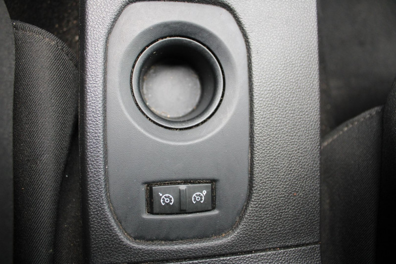 Photo 16 de l'offre de DACIA DUSTER III PRESTIGE BLUE DCI 115 CV GPS 3D CAMÃRA AUDIO MP3 USB JA 17 BLUETOOTH RÃGULATEUR à 17990€ chez Bougel transactions