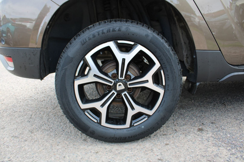 Photo 8 de l'offre de DACIA DUSTER III 1L3 TCE 130 CV PRESTIGE RAINBOW LUXE CAMÃRA GPS USB JANTES 17 BOITE 6V ATTELAGE à 14900€ chez Bougel transactions