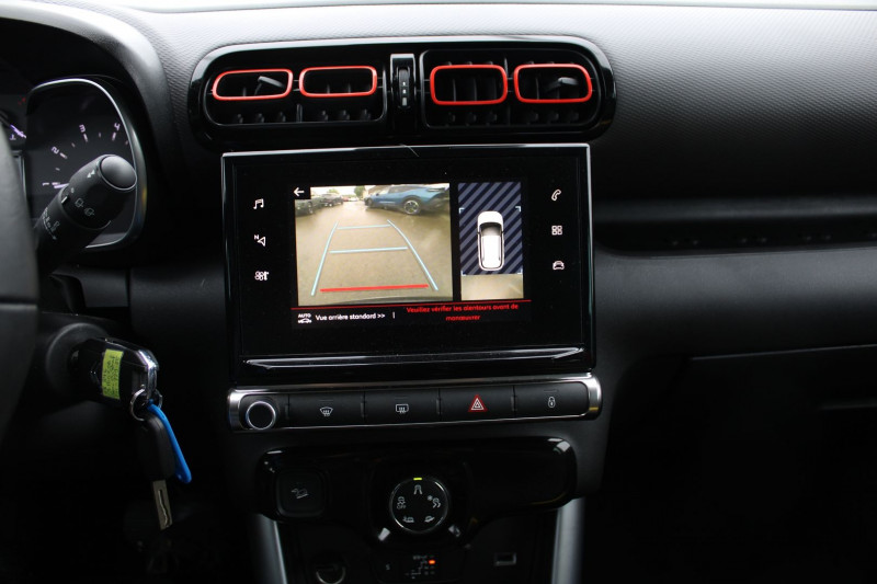 Photo 13 de l'offre de CITROEN C3 AIRCROSS SHINE BLUE HDI 120 CV GPS 3D CAMÃRA USB JA 17 GRIP RÃGULATEUR BOITE AUTO EAT-6 à 13990€ chez Bougel transactions