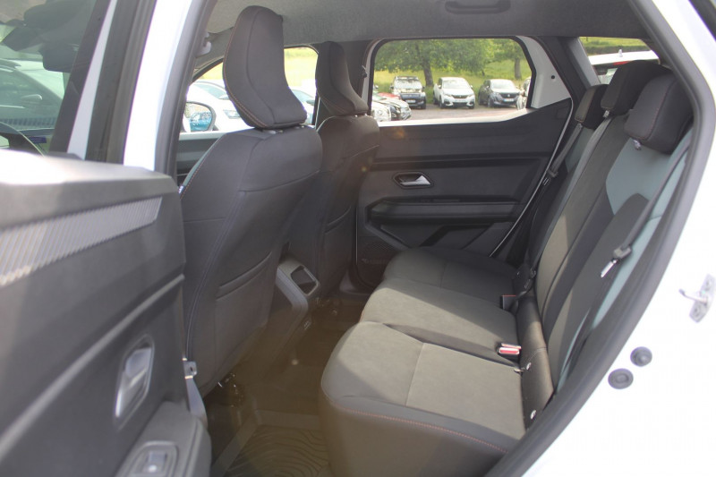 Photo 9 de l'offre de DACIA DUSTER VI MILD HYBRID EXTREME TCE 130 BOITE 6 CAMÃRA 360 FULL LEDS ANGLES MORTS  CLIM AUTO à 25990€ chez Bougel transactions