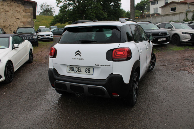 Photo 2 de l'offre de CITROEN C3 AIRCROSS SHINE BLUE HDI 120 CV GPS 3D CAMÃRA USB JA 17 GRIP RÃGULATEUR BOITE AUTO EAT-6 à 13990€ chez Bougel transactions