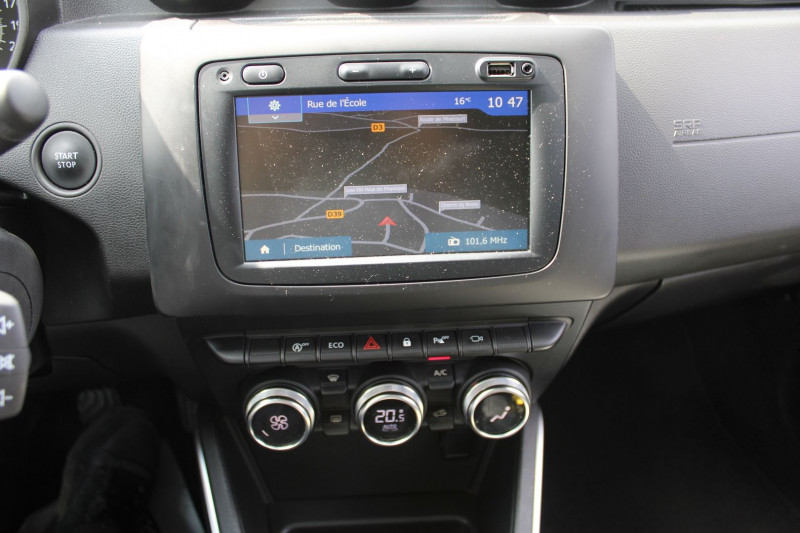 Photo 19 de l'offre de DACIA DUSTER III 1L3 TCE 130 CV PRESTIGE RAINBOW LUXE CAMÃRA GPS USB JANTES 17 BOITE 6V ATTELAGE à 14900€ chez Bougel transactions