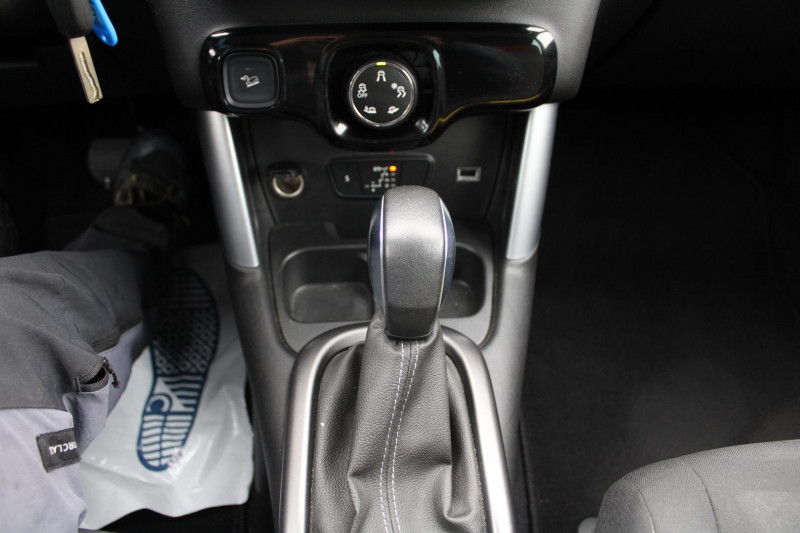 Photo 16 de l'offre de CITROEN C3 AIRCROSS SHINE BLUE HDI 120 CV GPS 3D CAMÃRA USB JA 17 GRIP RÃGULATEUR BOITE AUTO EAT-6 à 13990€ chez Bougel transactions