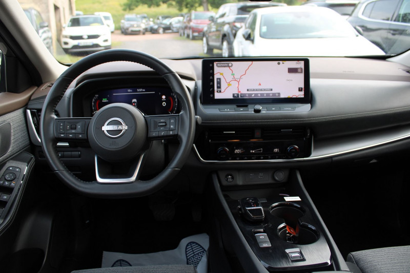 Photo 12 de l'offre de NISSAN X-TRAIL PHASE 4 1L5 E-POWER 204 CV HYBRID N-CONNECTA ESP BOITE AUTO TOIT OUVRANT FULL LEDS  GPS à 29800€ chez Bougel transactions