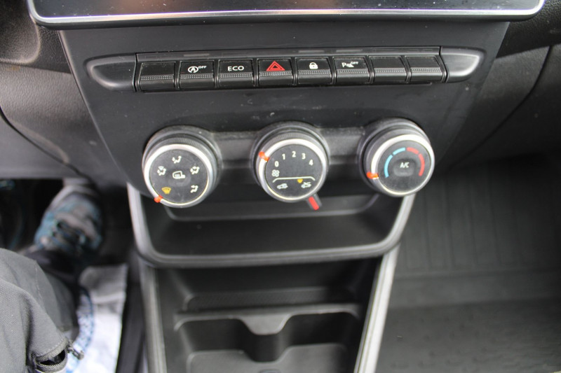 Photo 10 de l'offre de RENAULT EXPRESS VAN 1L5 BLUE DCI CONFORT CLIM GPS CARPLAY CAMÃRA USB RABILLAGE BOIS à 14490€ chez Bougel transactions