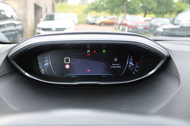 Photo 12 de l'offre de PEUGEOT 3008 III BLUE HDI 130 CV BUSINESS GPS 3D I-COKPIT JA 17 RADAR BLUETOOTH BOITE AUTO EAT-8 à 16800€ chez Bougel transactions