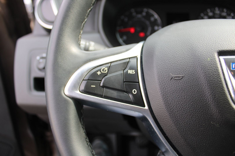 Photo 13 de l'offre de DACIA DUSTER III PRESTIGE TCE 130 CV "4X4" GPS 3D CAMÃRA USB JA 17 ATTELAGE BLUETOOTH RÃGULATEUR à 20900€ chez Bougel transactions