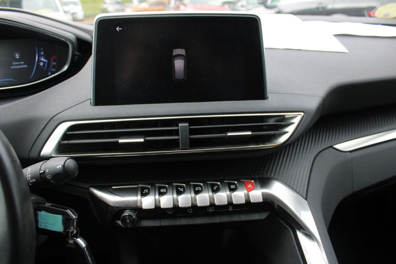Photo 14 de l'offre de PEUGEOT 3008 III BLUE HDI 130 CV BUSINESS GPS 3D I-COKPIT JA 17 RADAR BLUETOOTH BOITE AUTO EAT-8 à 16800€ chez Bougel transactions