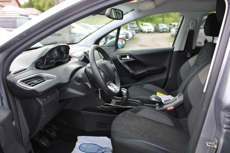 Photo 8 de l'offre de PEUGEOT 2008 II BLUE HDI 100 CV SIGNATURE GPS 3D CAMÃRA USB BLUETOOTH RÃGULATEUR ROUE DE SECOURS à 10990€ chez Bougel transactions