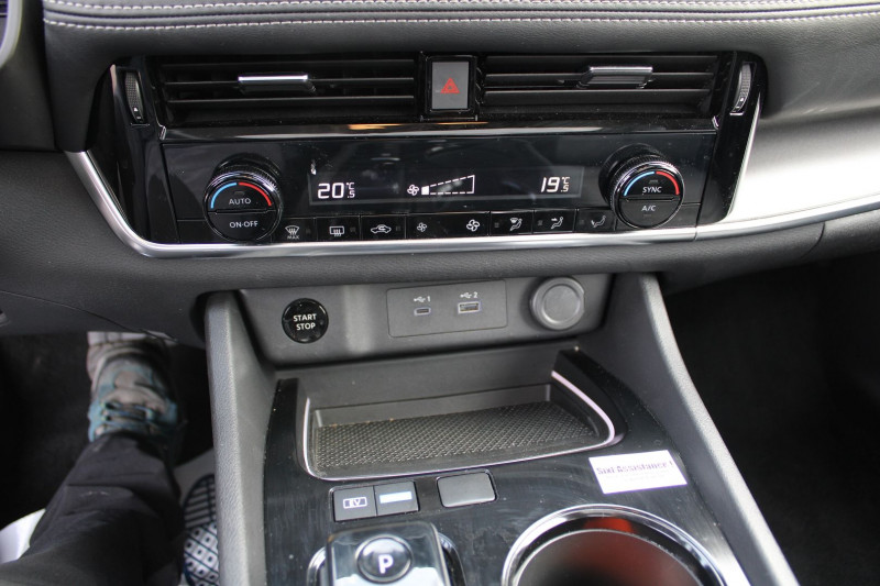 Photo 16 de l'offre de NISSAN X-TRAIL PHASE 4 1L5 E-POWER 204 CV HYBRID N-CONNECTA ESP BOITE AUTO TOIT OUVRANT FULL LEDS  GPS à 29800€ chez Bougel transactions