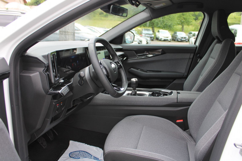Photo 9 de l'offre de RENAULT AUSTRAL EVOLUTION 140 CV TCE MILD HYBRID CAMÃRA GRAND GPS 3D FULL LEDS ANGLES MORTS à 28900€ chez Bougel transactions