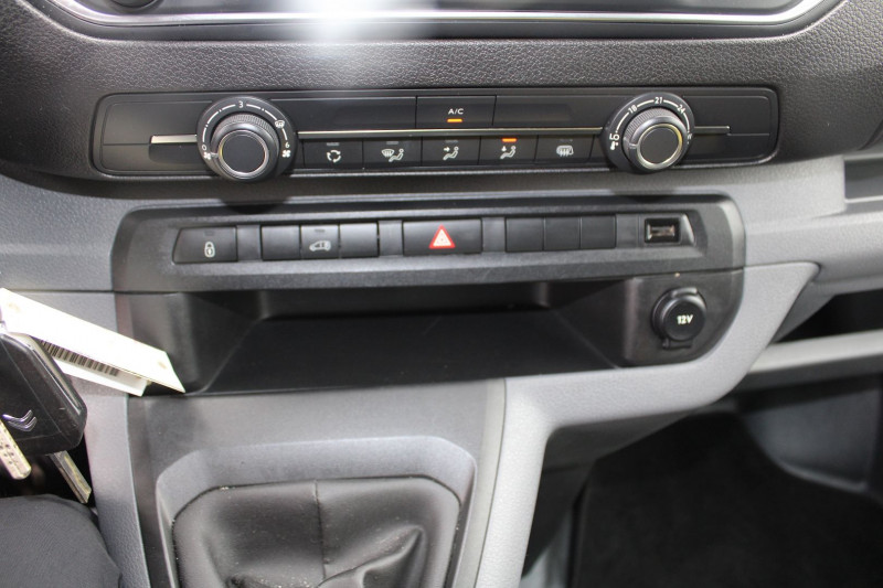 Photo 11 de l'offre de CITROEN JUMPY 4 AFFAIRE CLUB BLUE HDI 100 CV CLIM AUDIO USB PK HIVER RADAR BLUETOOTH RÃGULATEUR à 17800€ chez Bougel transactions