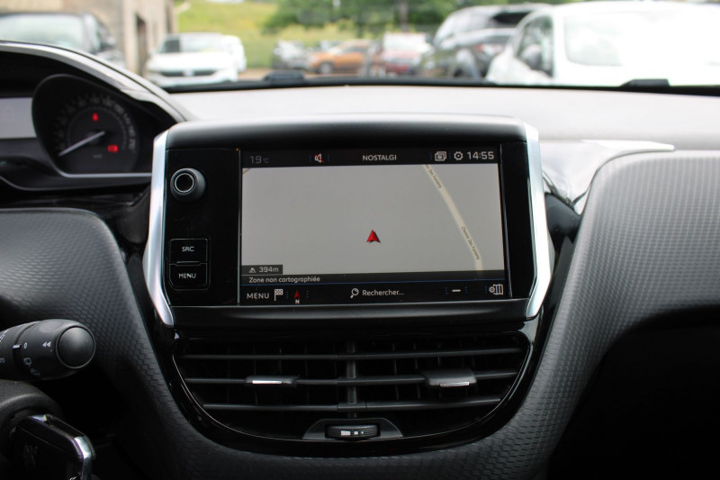Photo 12 de l'offre de PEUGEOT 2008 II BLUE HDI 100 CV SIGNATURE GPS 3D CAMÃRA USB BLUETOOTH RÃGULATEUR ROUE DE SECOURS à 10990€ chez Bougel transactions
