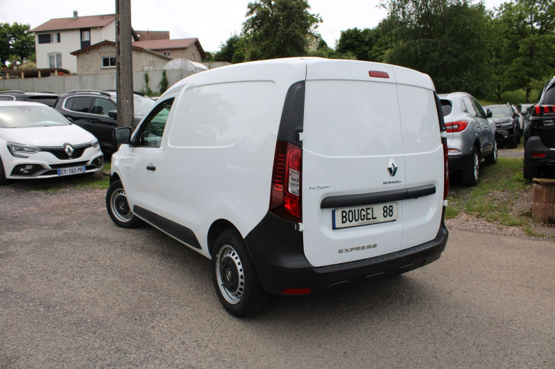 Photo 3 de l'offre de RENAULT EXPRESS VAN 1L5 BLUE DCI CONFORT CLIM GPS CARPLAY CAMÃRA USB RABILLAGE BOIS à 14490€ chez Bougel transactions