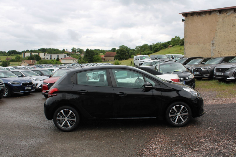 Photo 5 de l'offre de PEUGEOT 208 II ACTIVE 82 CV ESSENCE GPS MIROR LINK CAMÃRA CLIM TOIT PANO USB JA 16 RÃGULATEUR à 8500€ chez Bougel transactions