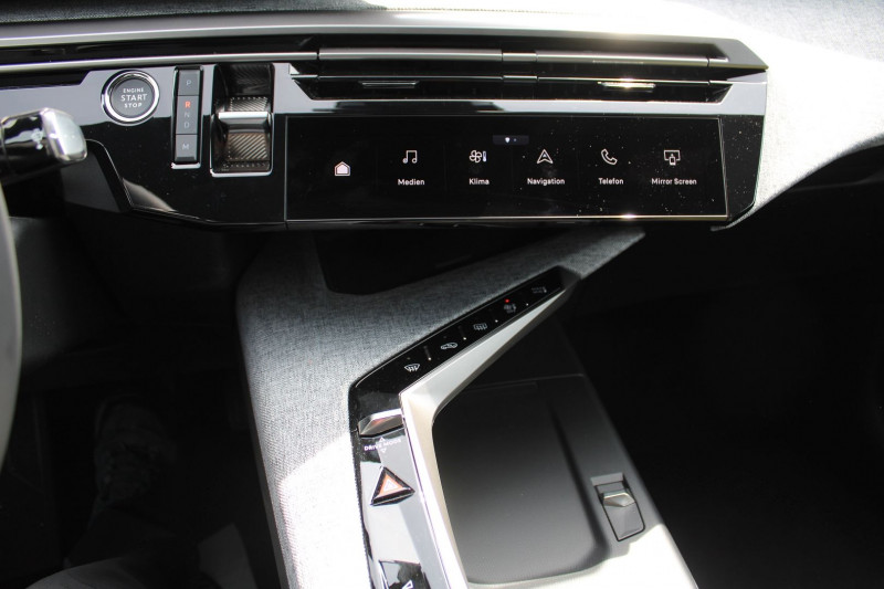 Photo 14 de l'offre de PEUGEOT 3008 PHASE 5 HYBRID 145 CV ALLURE EAT8 BOITE AUTO CAMÃRA 360 GPS 3D USB CUIR FULL LEDS  JA 19 à 31500€ chez Bougel transactions