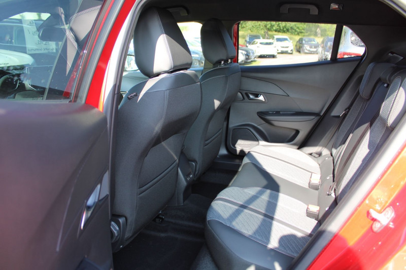 Photo 9 de l'offre de PEUGEOT 2008 PHASE 4 ALLURE 100 CV ESSENCE BOITE 6V CUIR CAMÃRA 180 GRAND GPS 3D MÃDIA USB FULL LEDS à 21900€ chez Bougel transactions