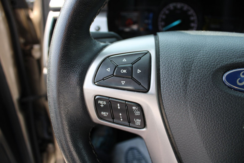 Photo 13 de l'offre de FORD RANGER PICK-UP LIMITED 2L BITURBO 213 CV 4X4 BOITE AUTO CAMÃRA GPS CUIR ABS  ATTELAGE à 29990€ chez Bougel transactions