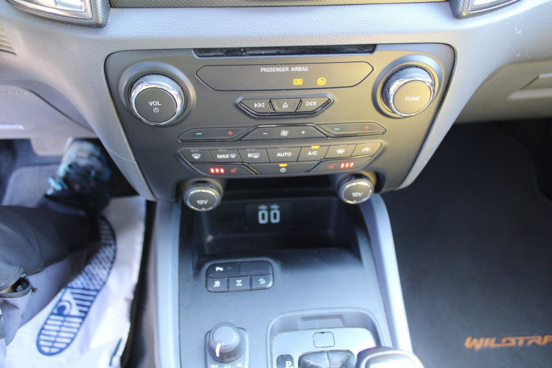 Photo 16 de l'offre de FORD RANGER WILDTRACK 3L2 TDCI 200 CV BOITE AUTO GPS CAMÃRA CUIR BLUETOOTH ATTELAGE  DIESEL à 29990€ chez Bougel transactions