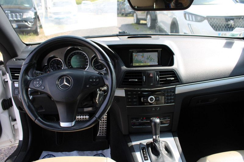 Photo 11 de l'offre de MERCEDES-BENZ CLASSE E CABRIOLET 350 CDI EXECUTIVE BE BA à 19990€ chez Bougel transactions