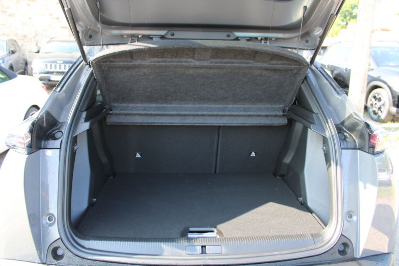 Photo 6 de l'offre de PEUGEOT 2008 PHASE 4 ALLURE 100 CV ESSENCE BOITE 6V CUIR CAMÃRA 180 GRAND GPS 3D MÃDIA USB FULL LEDS à 21900€ chez Bougel transactions