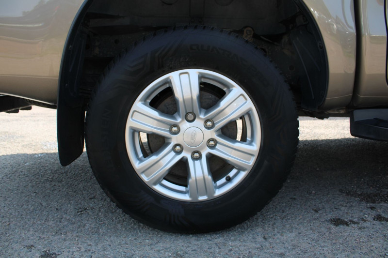 Photo 8 de l'offre de FORD RANGER PICK-UP LIMITED 2L BITURBO 213 CV 4X4 BOITE AUTO CAMÃRA GPS CUIR ABS  ATTELAGE à 29990€ chez Bougel transactions