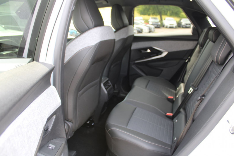 Photo 9 de l'offre de PEUGEOT 3008 PHASE 5 HYBRID 145 CV ALLURE EAT8 BOITE AUTO CAMÃRA 360 GPS 3D USB CUIR FULL LEDS  JA 19 à 31500€ chez Bougel transactions