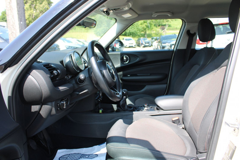 Photo 7 de l'offre de MINI CLUBMAN ONE CLIM GPS 3D DIESEL 115 CV AUDIO MP3 USB RE JA 16 RADAR BLUETOOTH RÃGULATEUR à 13500€ chez Bougel transactions
